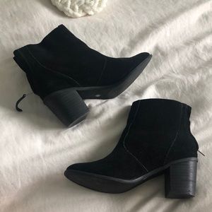 Crown vintage gently worn black booties